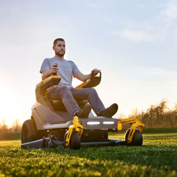 Hoe houd je je zitmaaier in topconditie?