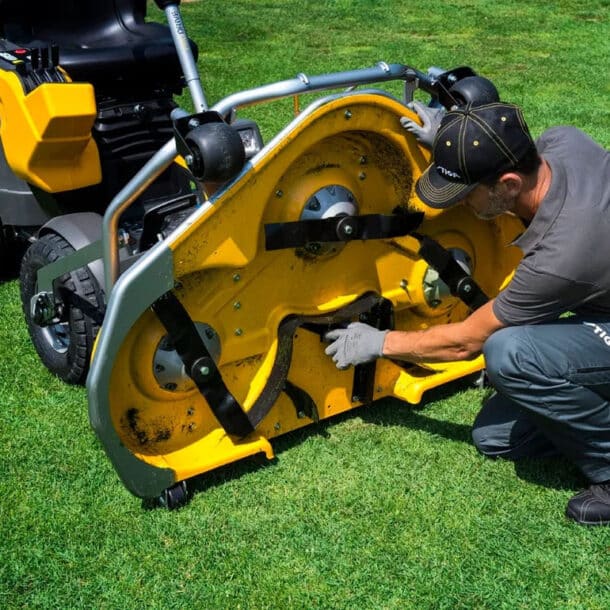 Hoe houd je je zitmaaier in topconditie?