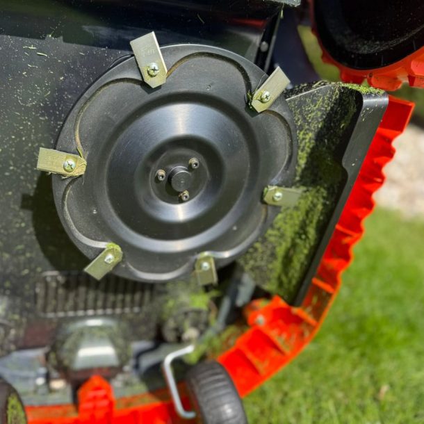 Robotmaaier tijdens de vakantie? Met deze 7 tips blijft je gazon perfect gemaaid