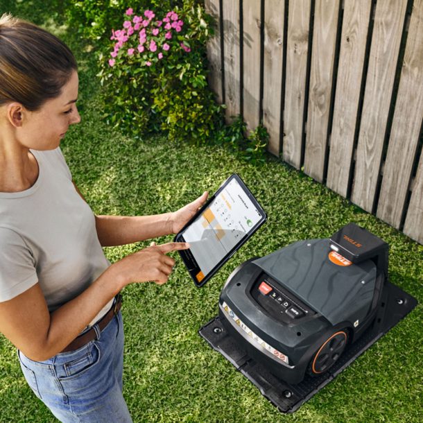 Robotmaaier tijdens de vakantie? Met deze 7 tips blijft je gazon perfect gemaaid