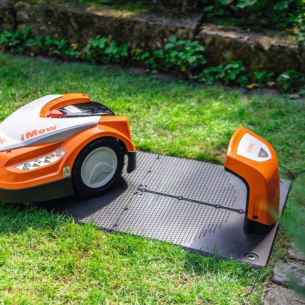 Robotmaaier tijdens de vakantie? Met deze 7 tips blijft je gazon perfect gemaaid